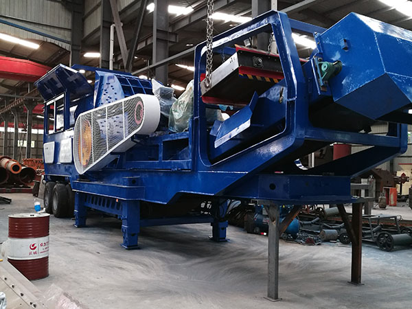 小型移動(dòng)破碎機(jī)帶二破